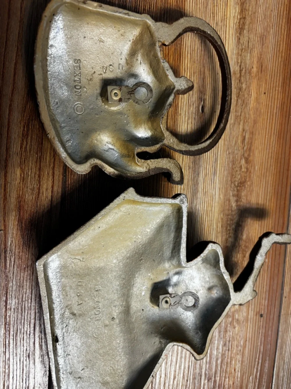 Vintage Rust-Orange Teapot & Coffee Grinder Wall Hooks - Kitchen Hanging Décor